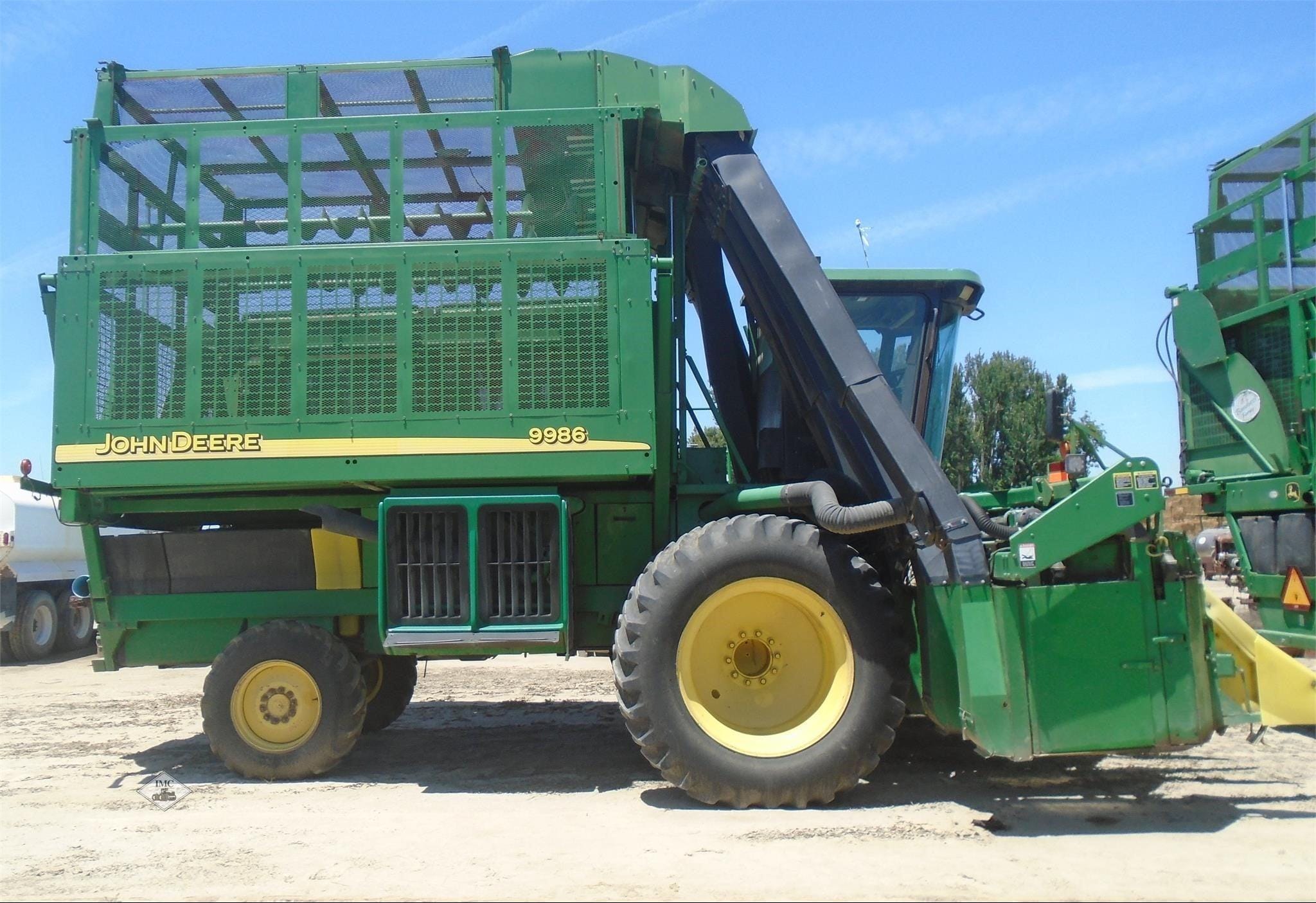 2002 John Deere 9986 Equipment Image0