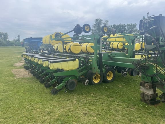 2002 John Deere DB60 Equipment Image0