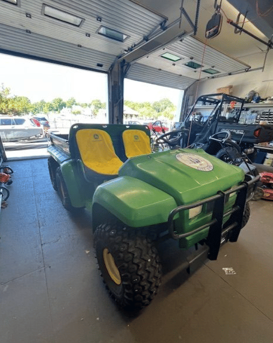 Image of John Deere Gator equipment image 3