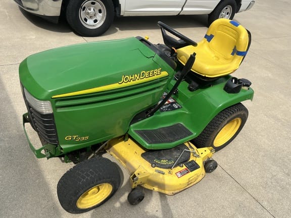 Main image John Deere GT235