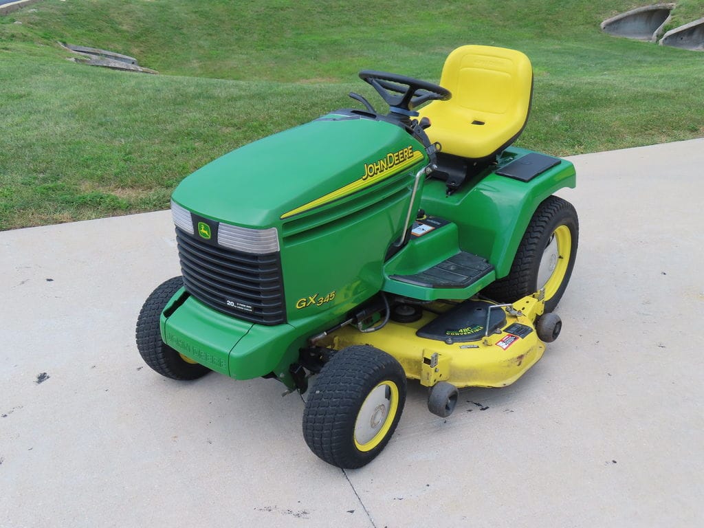 2002 John Deere GX345 Equipment Image0