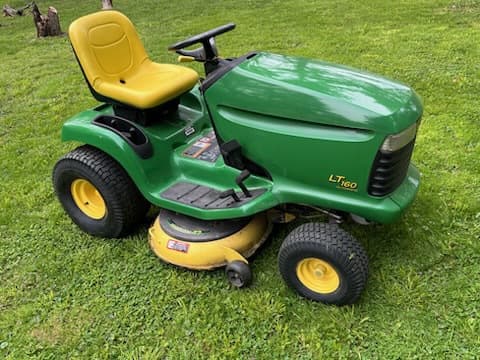 Image of John Deere LT160 equipment image 3
