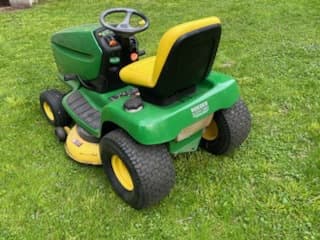 Image of John Deere LT160 equipment image 1
