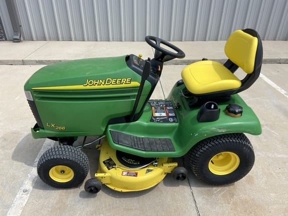 Main image John Deere LX266