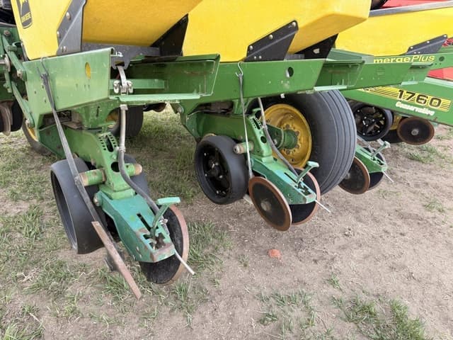 Image of John Deere 1760 equipment image 4