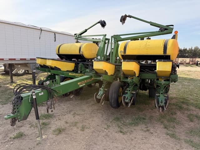 Image of John Deere 1760 equipment image 2