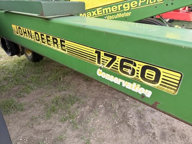 Image of John Deere 1760 equipment image 3