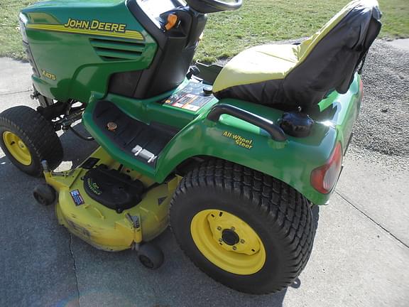 Image of John Deere X475 equipment image 2