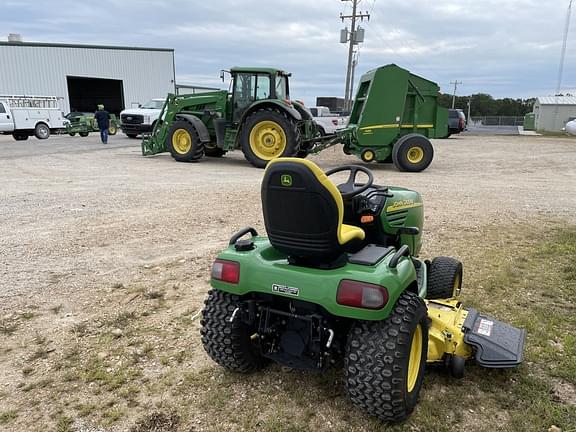 Image of John Deere X475 equipment image 3