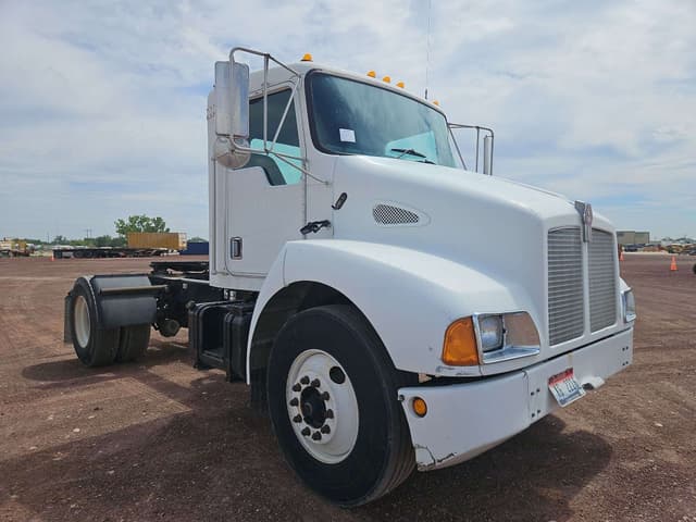 Image of Kenworth T300 equipment image 2