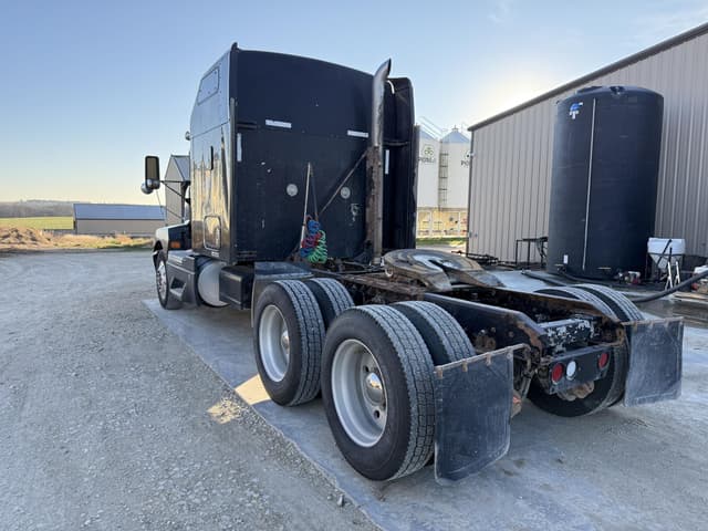 Image of Kenworth T600 equipment image 2