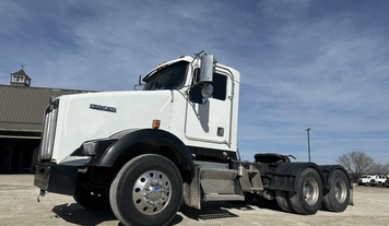 Main image Kenworth T800