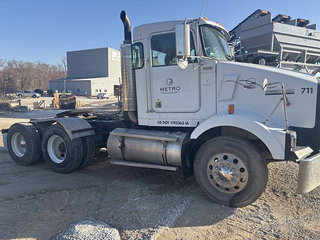 Image of Kenworth T800 equipment image 4