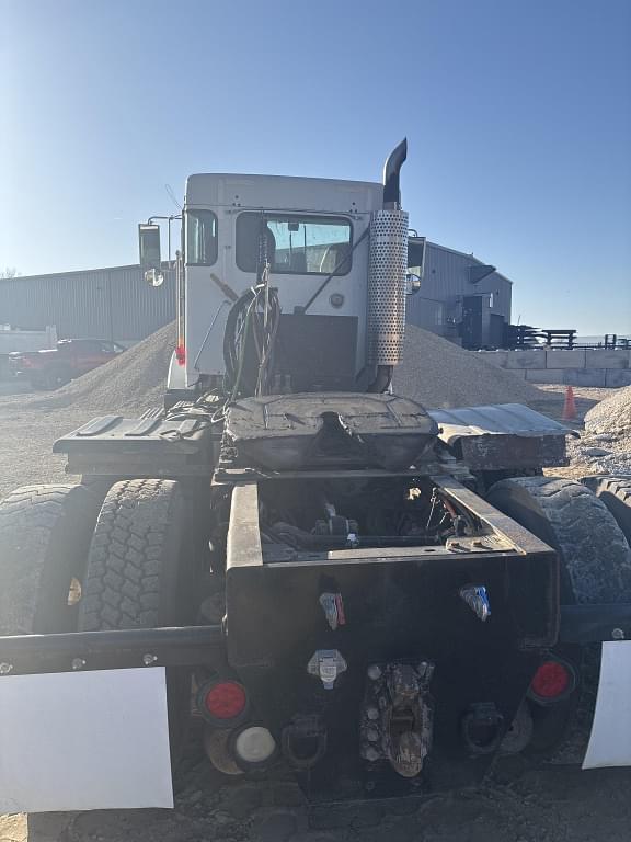 Image of Kenworth T800 equipment image 2