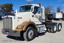 2002 Kenworth T800 Image