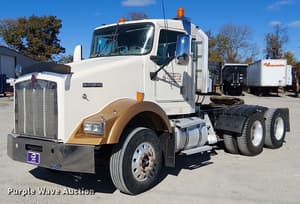 2002 Kenworth T800 Image