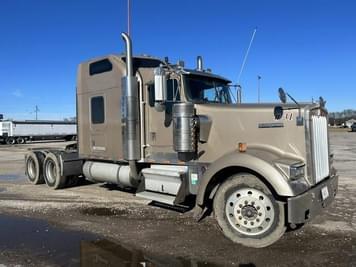 Main image Kenworth W900