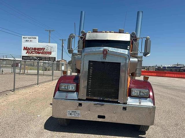 Image of Kenworth W900 equipment image 1