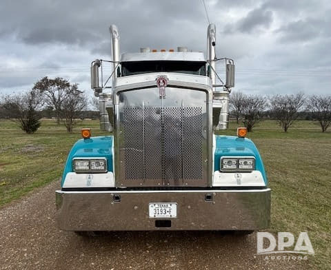 Image of Kenworth W900 equipment image 2
