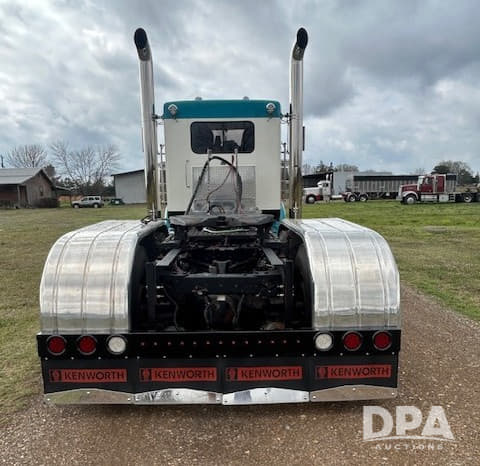 Image of Kenworth W900 equipment image 4