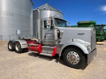 Main image Kenworth W900