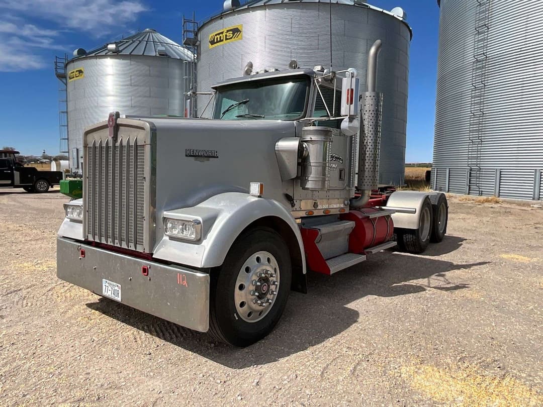 Image of Kenworth W900 Image 1
