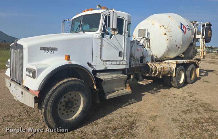 Image of Kenworth W900 Primary image