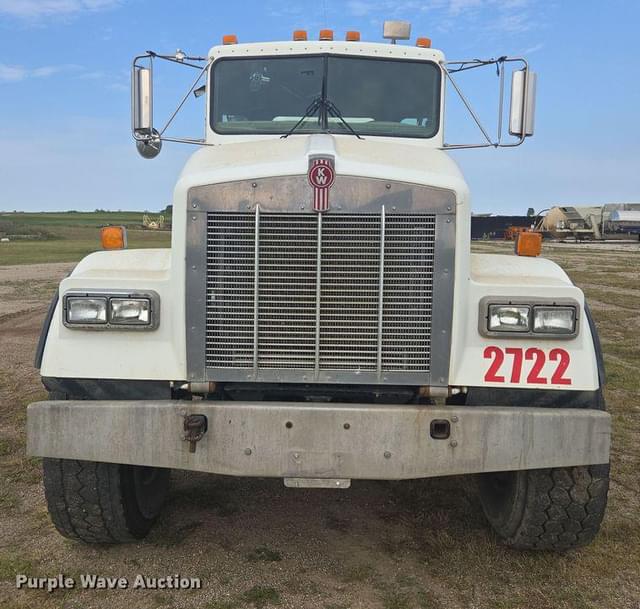 Image of Kenworth W900 equipment image 1