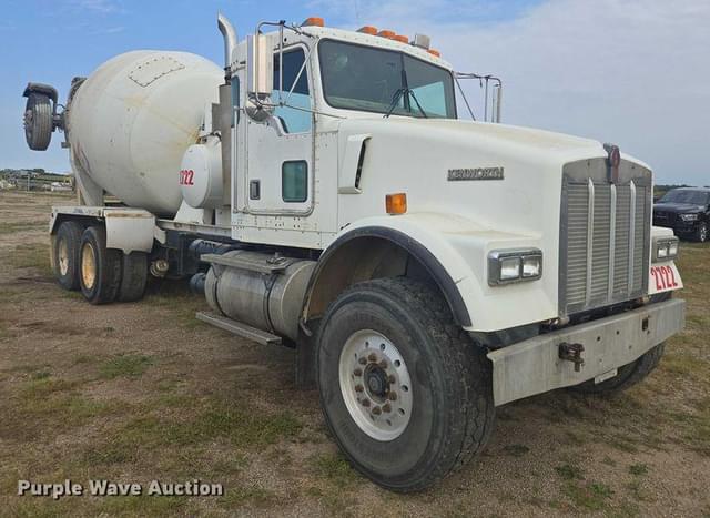 Image of Kenworth W900 equipment image 2