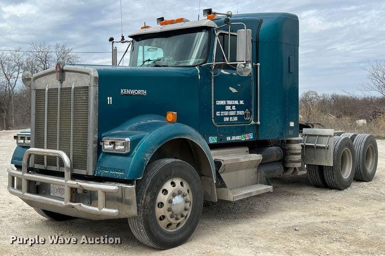 Main image Kenworth W900