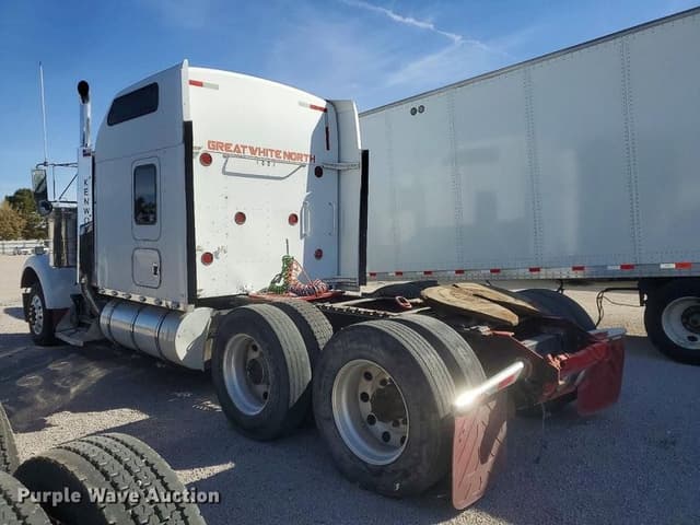 Image of Kenworth W900B equipment image 2