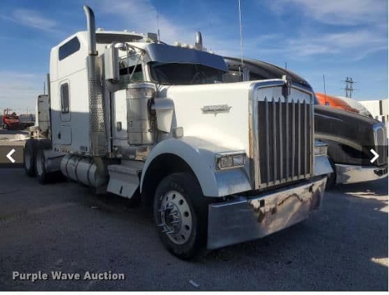 Image of Kenworth W900B equipment image 1