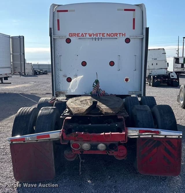 Image of Kenworth W900B equipment image 4