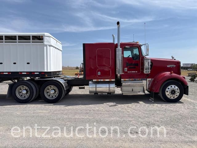 Image of Kenworth W900 equipment image 3