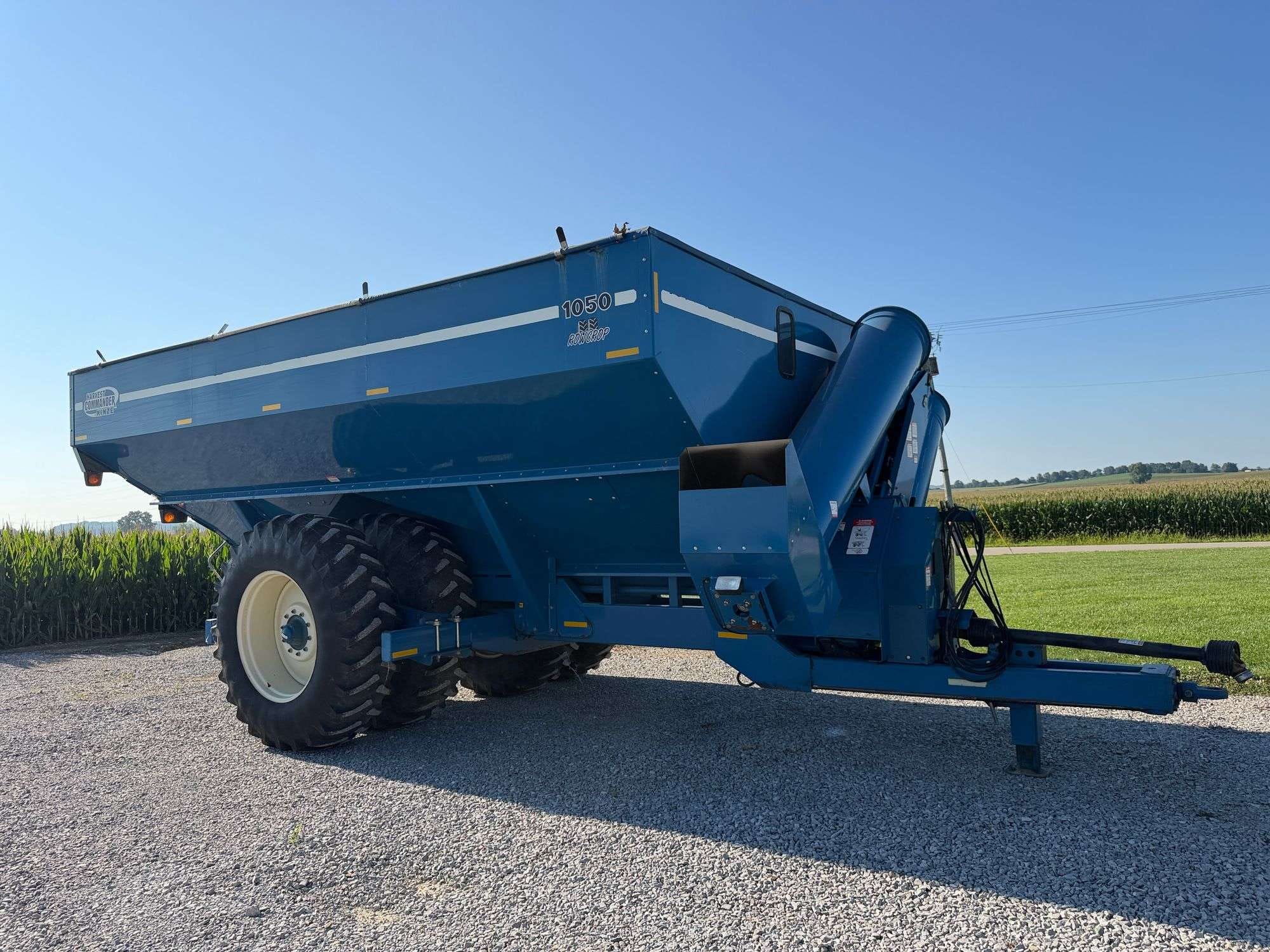 2002 Kinze 1050 Equipment Image0