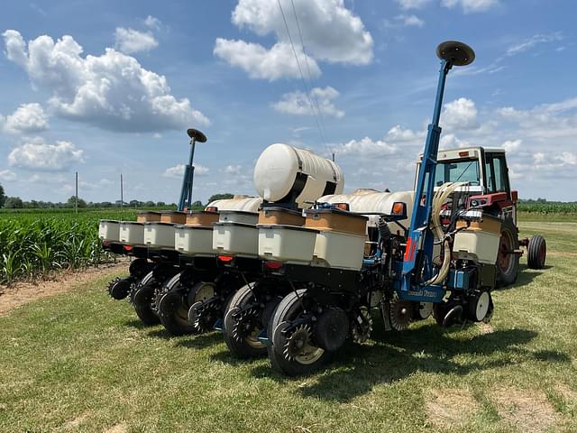 Image of Kinze 3000 equipment image 2