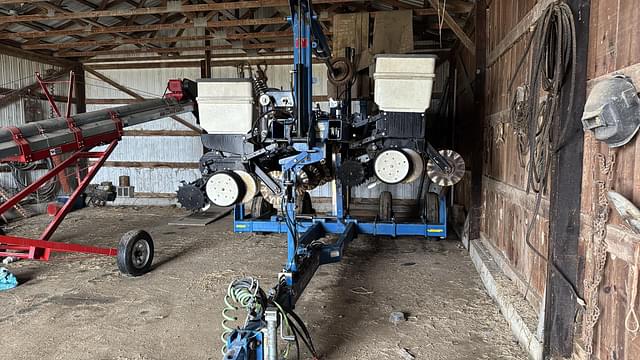 Image of Kinze 3500 equipment image 1