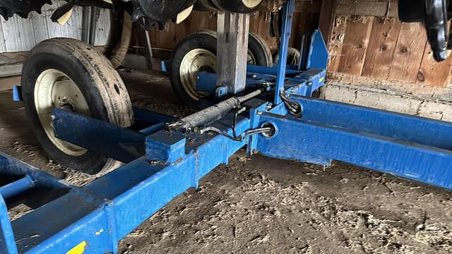 Image of Kinze 3500 equipment image 3