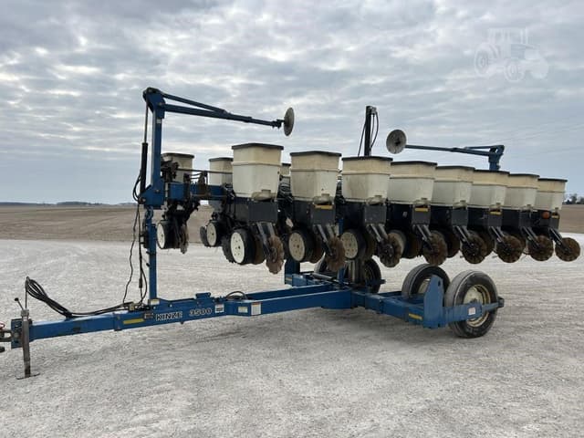 Image of Kinze 3500 equipment image 1