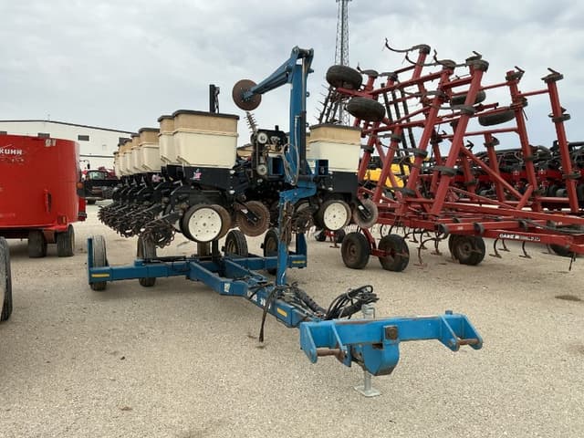 Image of Kinze 3500 equipment image 1