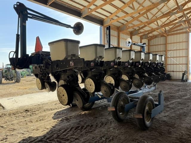 Image of Kinze 3500 equipment image 4