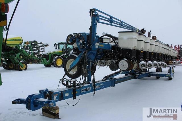 Image of Kinze 3600 equipment image 1