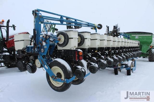 Image of Kinze 3600 equipment image 3