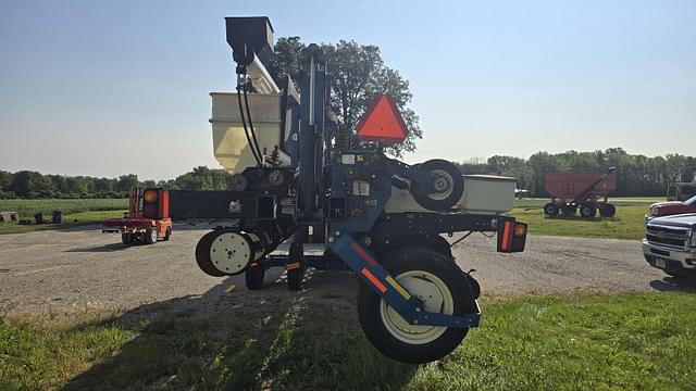 Image of Kinze 3600 equipment image 3