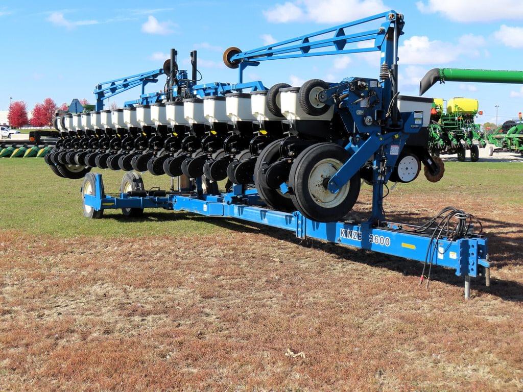 Image of Kinze 3600 Primary image