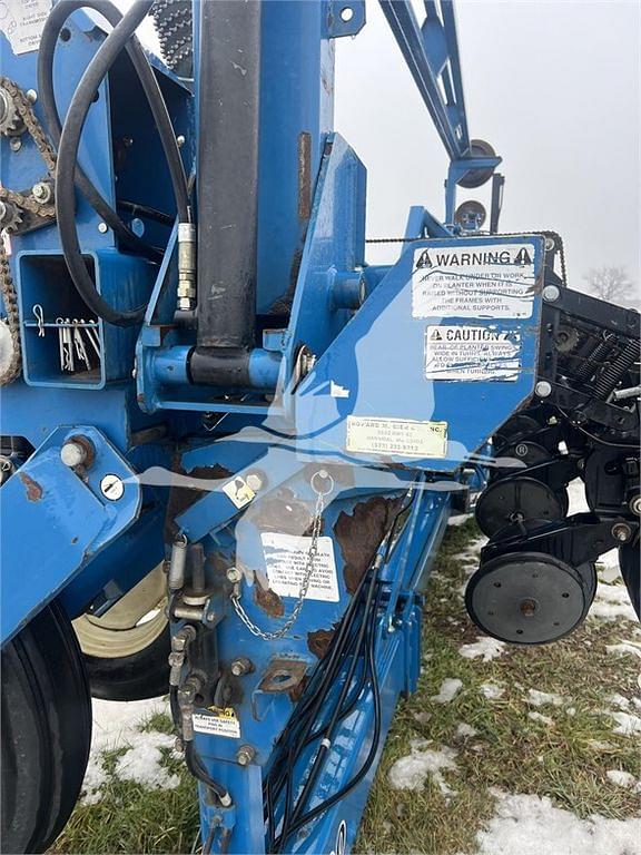 Image of Kinze 3600 equipment image 2