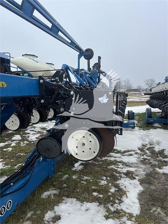 Image of Kinze 3600 equipment image 4