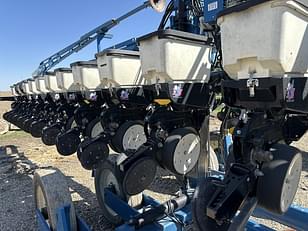 Main image Kinze 3600 19