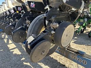 Main image Kinze 3600 34