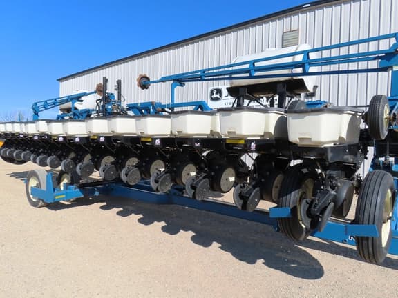 Image of Kinze 3600 equipment image 4